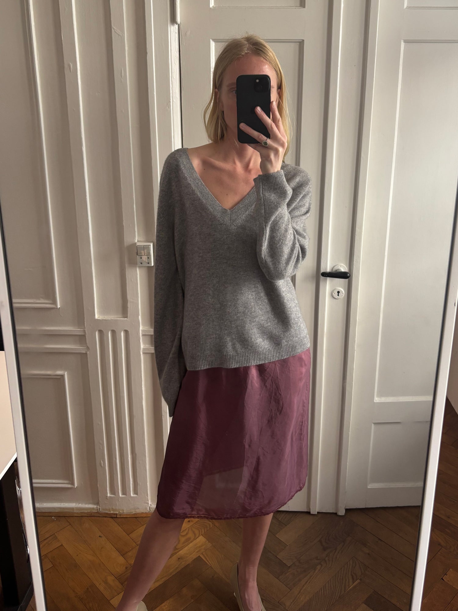 ZLGWWT0025-GREY-CLASSIC-V-NECK