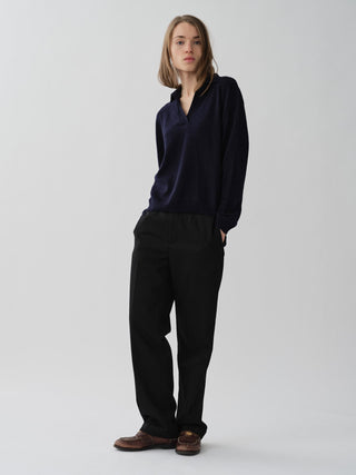 Women’s Oversized Collar V-Neck in Navy Blue – 100% Grade A Inner Mongolian cashmere, 10-gauge knit, relaxed boxy fit with open collar