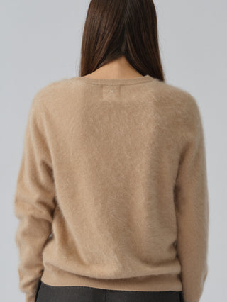 Women’s Brushed Crewneck Sweater in Camel, crafted from brushed 12-gauge cashmere with a regular fit and classic neckline