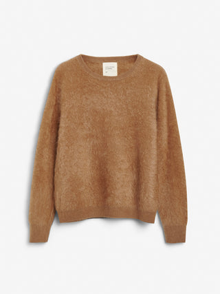 Women’s Brushed Crewneck Sweater in Caramel, crafted from brushed 12-gauge cashmere with a regular fit and classic neckline