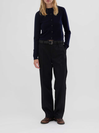 Navy blue women's o-cardigan in 12-gauge 100% Grade A Inner Mongolian cashmere, with a fitted silhouette and neat round neckline
