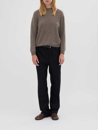 Women’s Oversized Roundneck sweater in Truffle – 100% Grade A Inner Mongolian cashmere, 10-gauge knit, relaxed boxy fit with flattering round neckline