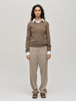 Women's Fitted 90's V-Neck - Truffle