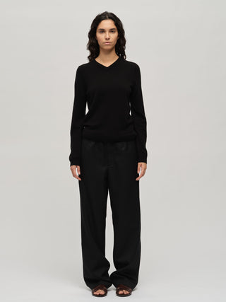 Women's Fitted 90's V-Neck - Black