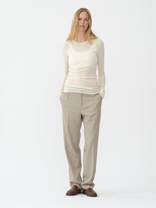 Air Longsleeve in White,  crafted from lightweight 12-gauge cashmere with a clean neckline and contoured silhouette