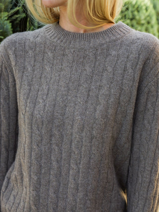 Truffle cable knit jumper with a regular fit, crafted from 100% Grade A Inner Mongolian cashmere