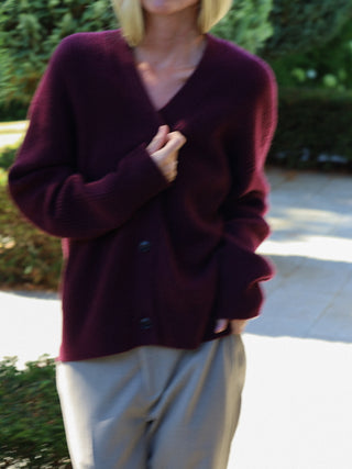 Bordeaux ribbed cashmere cardigan in 100% Grade A Inner Mongolian cashmere, with chunky texture, heavy rib detailing, and a relaxed, oversized fit