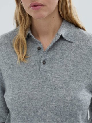 Original Polo in Heather Grey Light, knitted in 10-gauge cashmere with a relaxed unisex silhouette