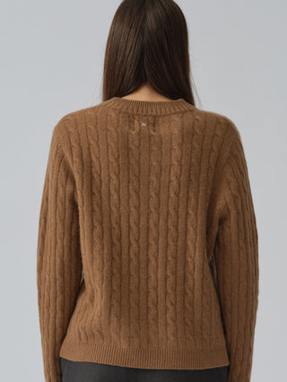 Caramel cable knit jumper with a regular fit, crafted from 100% Grade A Inner Mongolian cashmere