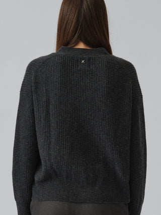 Premium Ribbed Cardigan in Dark Grey, knitted in 7-gauge cashmere with chunky rib detailing and a relaxed fit