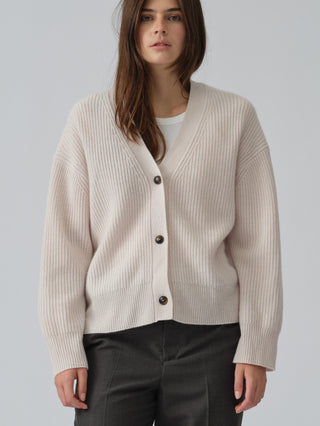 Premium Ribbed Cardigan in Off-White, knitted in 7-gauge cashmere with chunky rib detailing and a relaxed fit