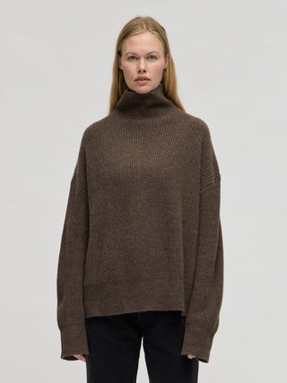 Premium Ribbed Turtleneck - Nutty