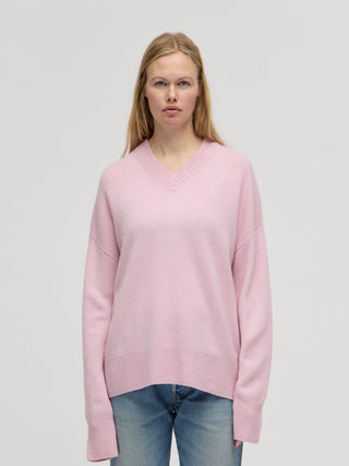 Premium V-Neck - Light Pink