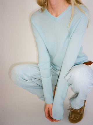 WomensFitted90sVNeck_LightBlue