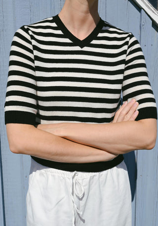Womens's 90's V Blouse - Black Cloud (emb)