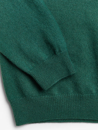 Forest green classic roundneck sweater in 100% Grade A cashmere, featuring a regular fit, round neckline, and slightly dropped shoulders