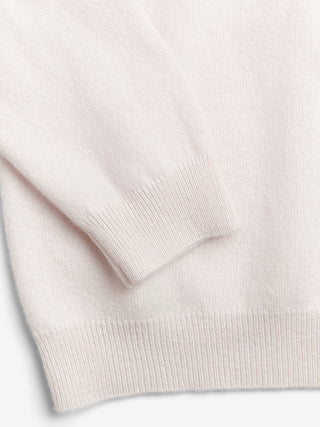 Off-white classic roundneck sweater in 100% Grade A cashmere, featuring a regular fit, round neckline, and slightly dropped shoulders