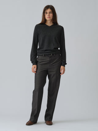 Dark grey fitted V-neck cashmere sweater with a 90s-inspired silhouette, clean neckline, and flattering slim fit in 100% Grade A cashmere