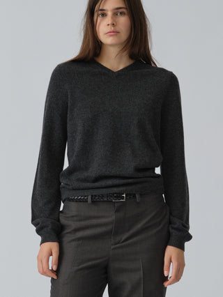 Dark grey fitted V-neck cashmere sweater with a 90s-inspired silhouette, clean neckline, and flattering slim fit in 100% Grade A cashmere
