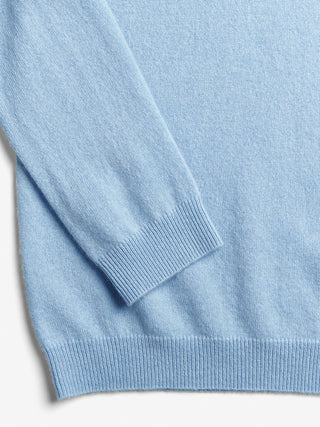 Womens Fitted 90’s V-Neck in Light Blue,  crafted from brushed 12-gauge cashmere with a V-neckline and contoured silhouette