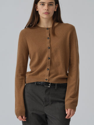 Caramel women's o-cardigan in 100% Grade A Inner Mongolian cashmere, 12-gauge knit, with a fitted silhouette and neat round neckline