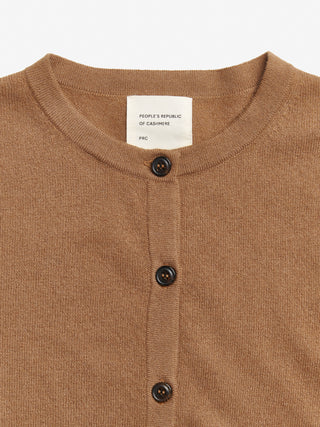 Caramel women's o-cardigan in 100% Grade A Inner Mongolian cashmere, 12-gauge knit, with a fitted silhouette and neat round neckline