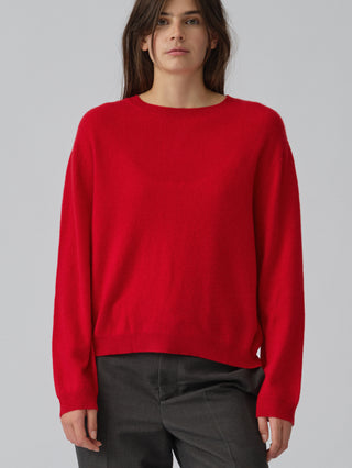 Women’s Oversized Roundneck sweater in Red – 100% Grade A Inner Mongolian cashmere, 10-gauge knit, relaxed boxy fit with flattering round neckline