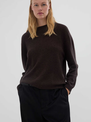 Women’s Oversized Roundneck sweater in Black Truffle – 100% Grade A Inner Mongolian cashmere, 10-gauge knit, relaxed boxy fit with flattering round neckline