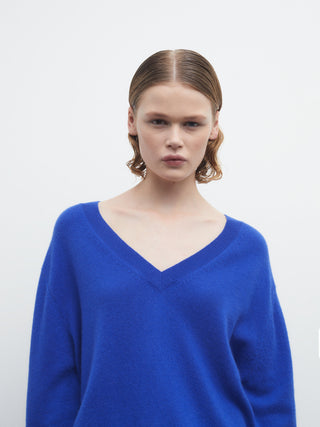 Women's Oversized V-Neck - Klein Blue