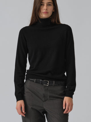Women’s Turtleneck sweater in Black – 100% Grade A Inner Mongolian cashmere, 12-gauge knit, slim-fit silhouette with snug turtleneck